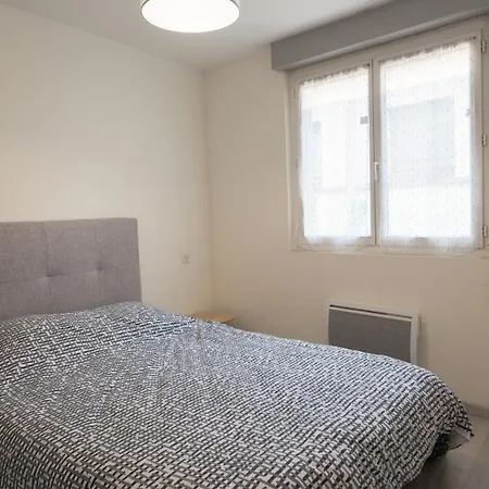 Simon - Latre Location