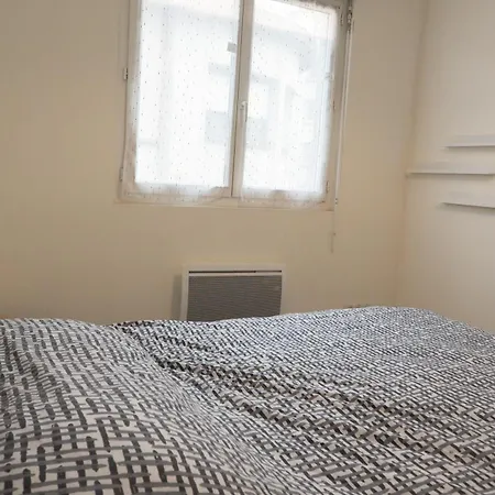 Simon - Latre Location *